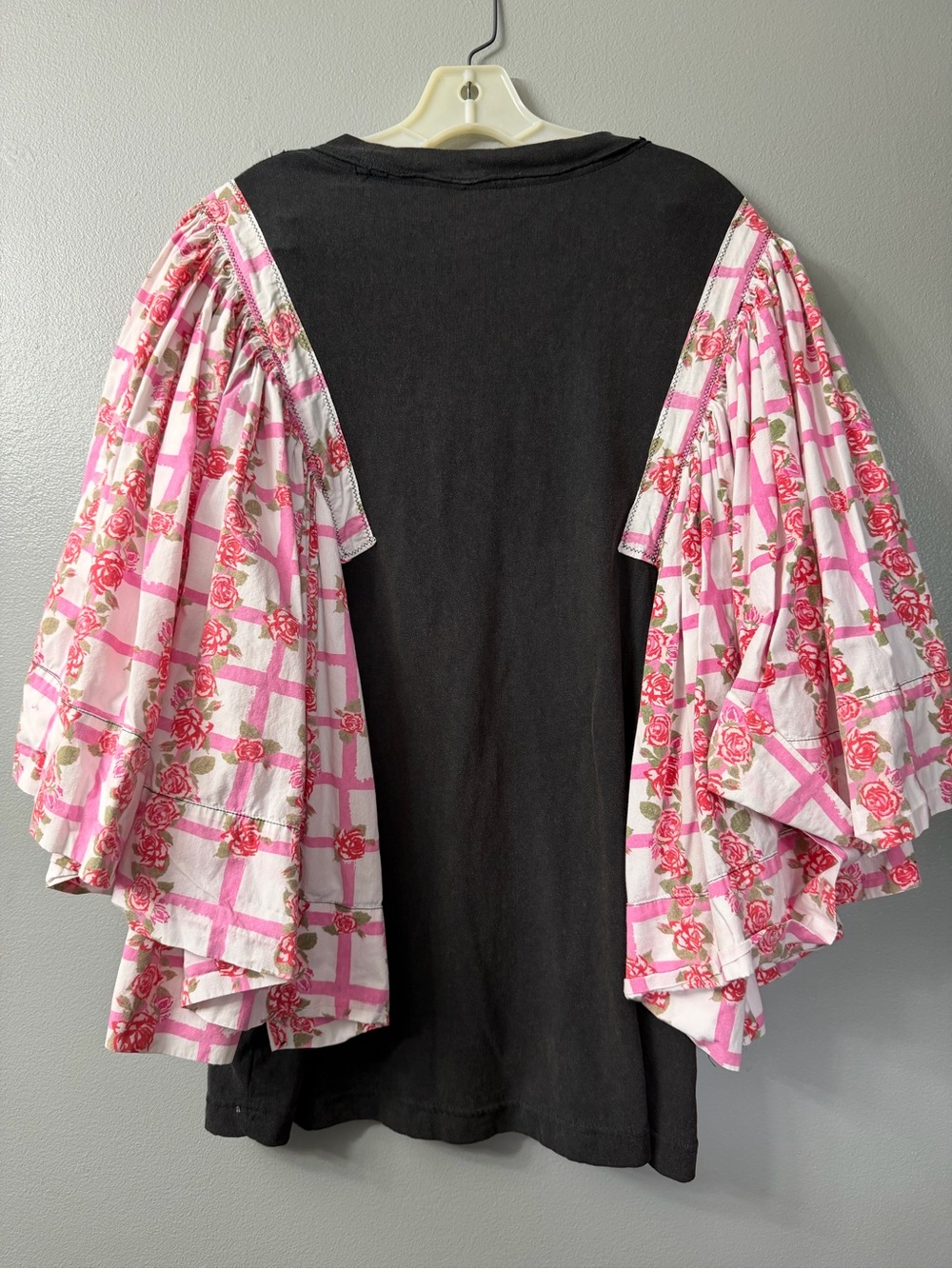 Free People Folklore Tee exaggerated plaid and floral patterned sleeve XS - Picture 7 of 9